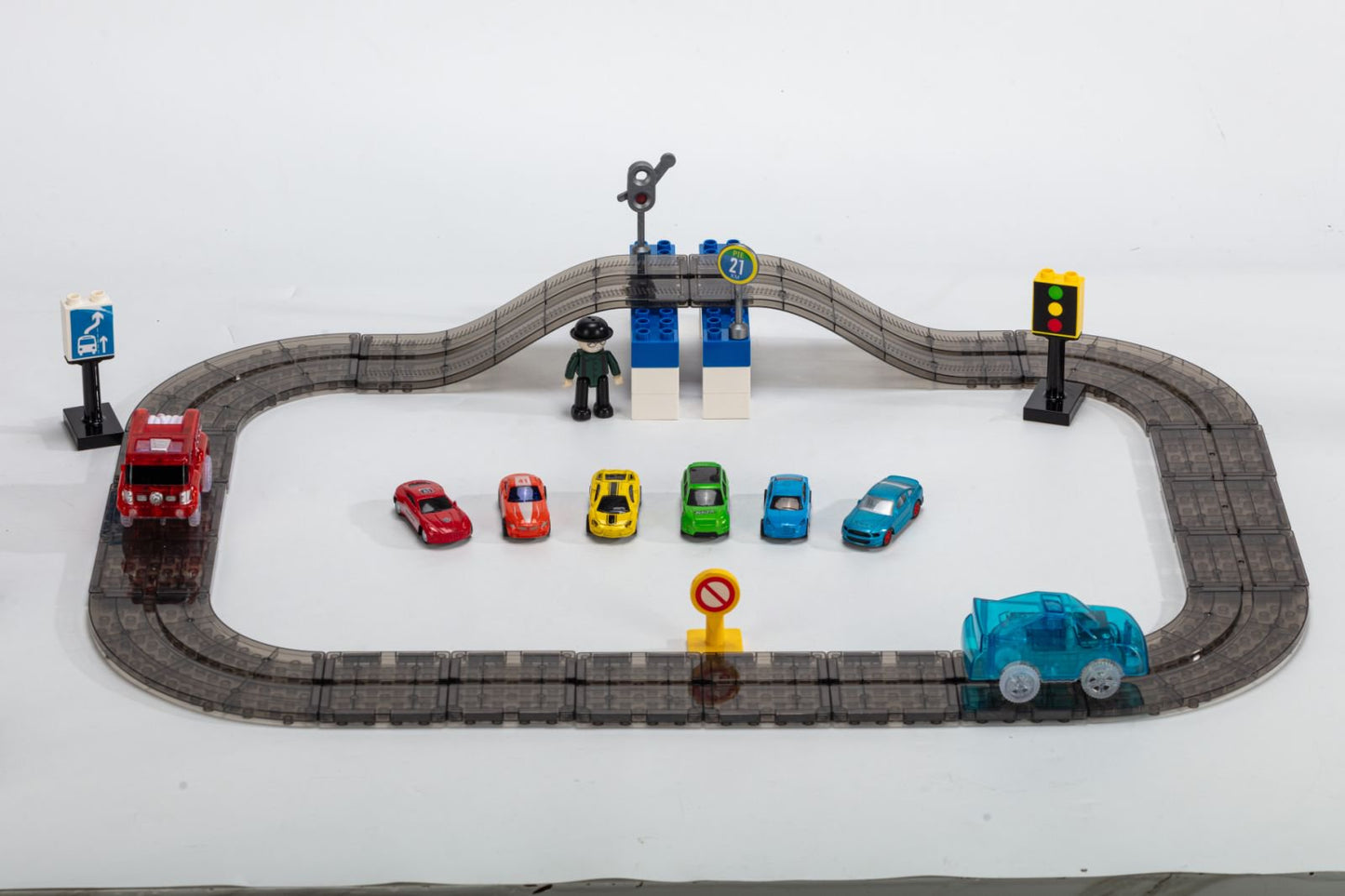 60 pcs Vroom Car City - Magnetic Brick Car Set